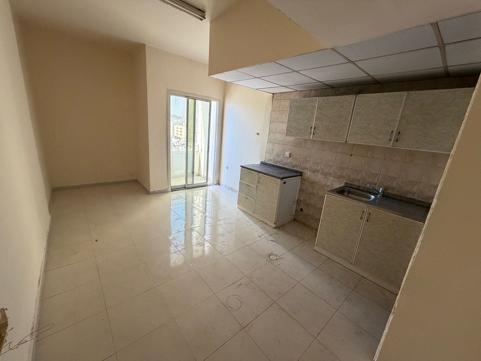 Studio apartment in Al Rawda, Ajman, in a prime location on the road.