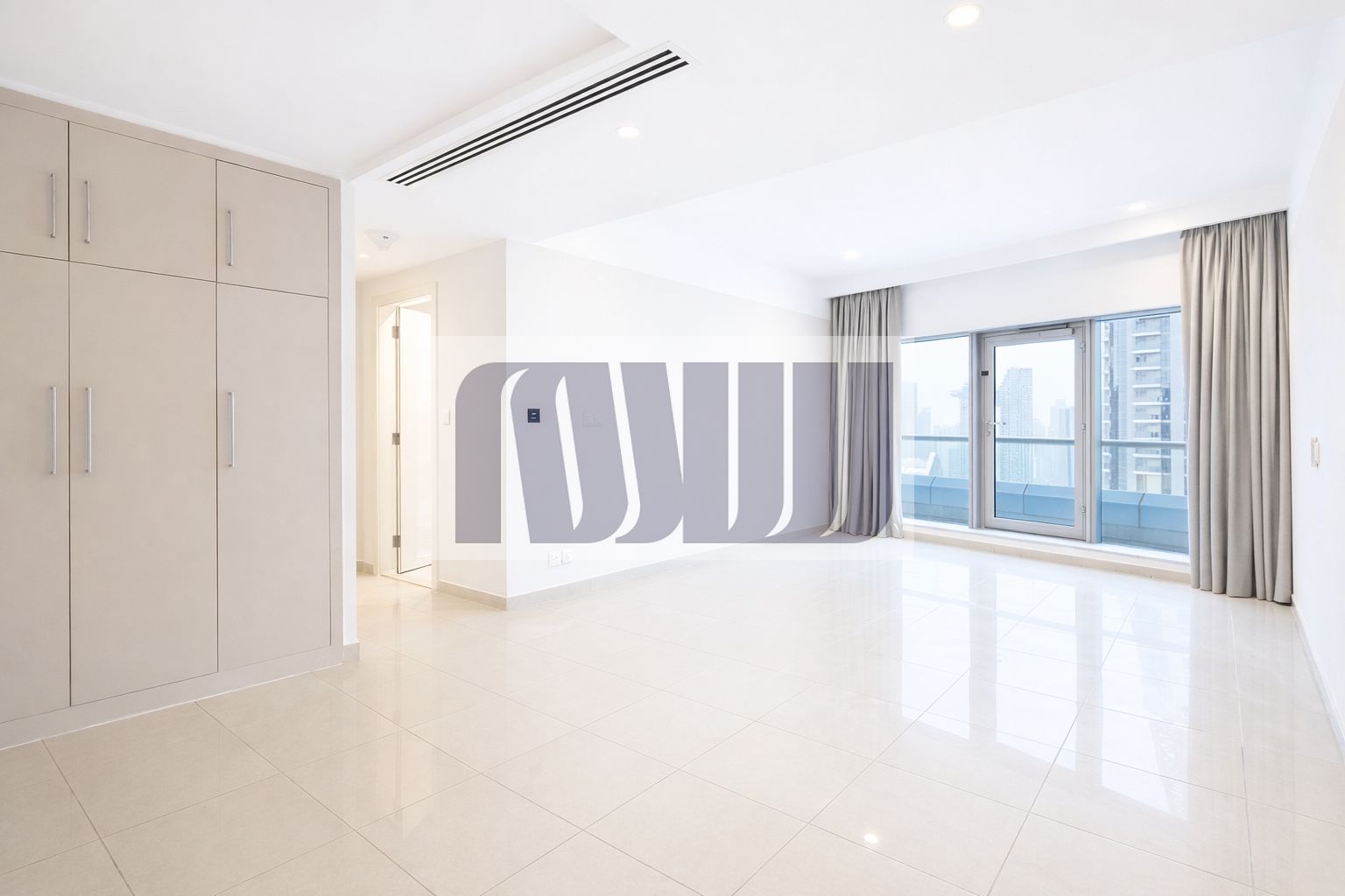 No Commission | 12 Cheques | Great Location