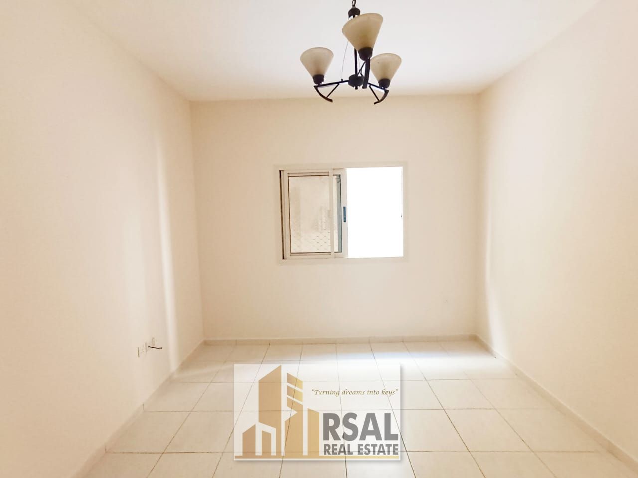Lavish family Studio/Close kitchen/Ready to move/EASY Payment/Near to New Muwaileh Park