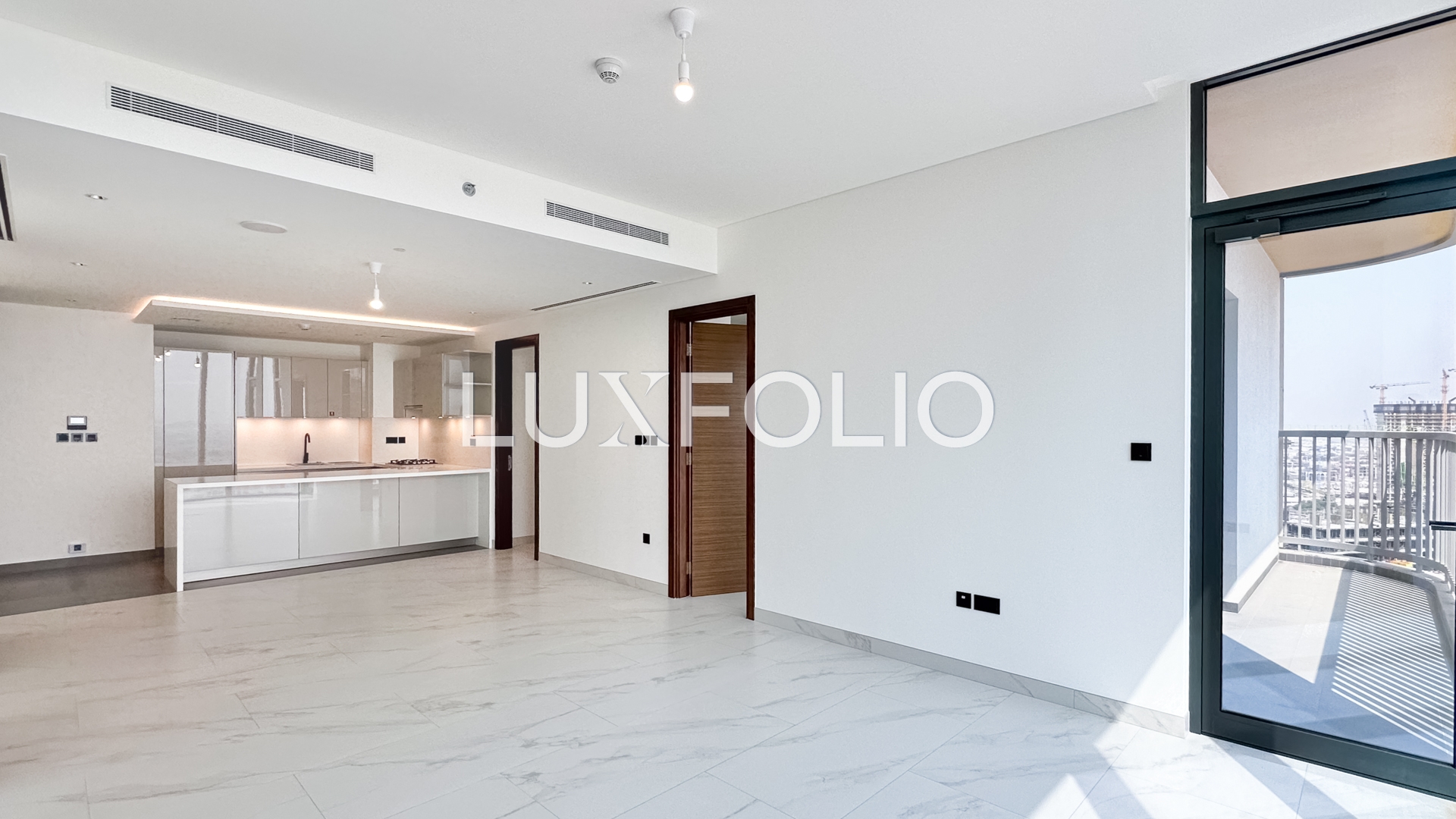 High floor | Brand new | Appliances | Maids room