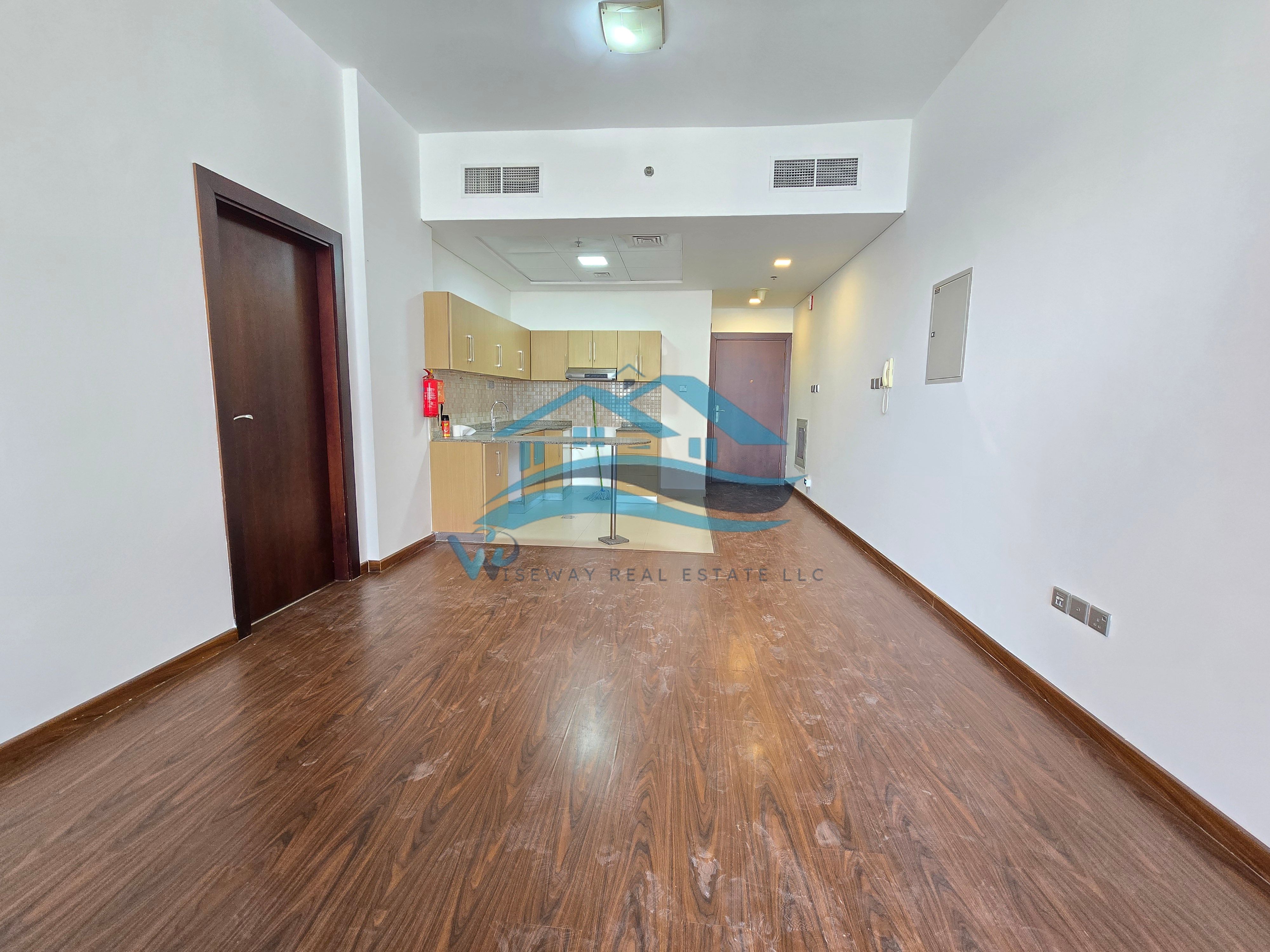 Luxury 1BR | Fully Renovated | Ready to Move