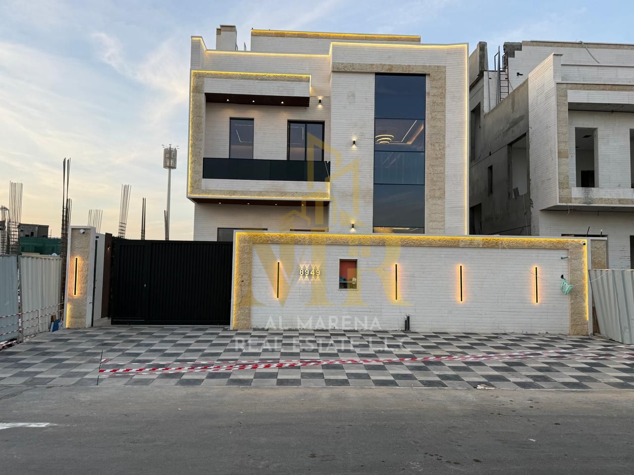 Your chance to own a villa, including registration and ownership fees, with a freehold rooftop terrace, available to all nationalities. Super deluxe f