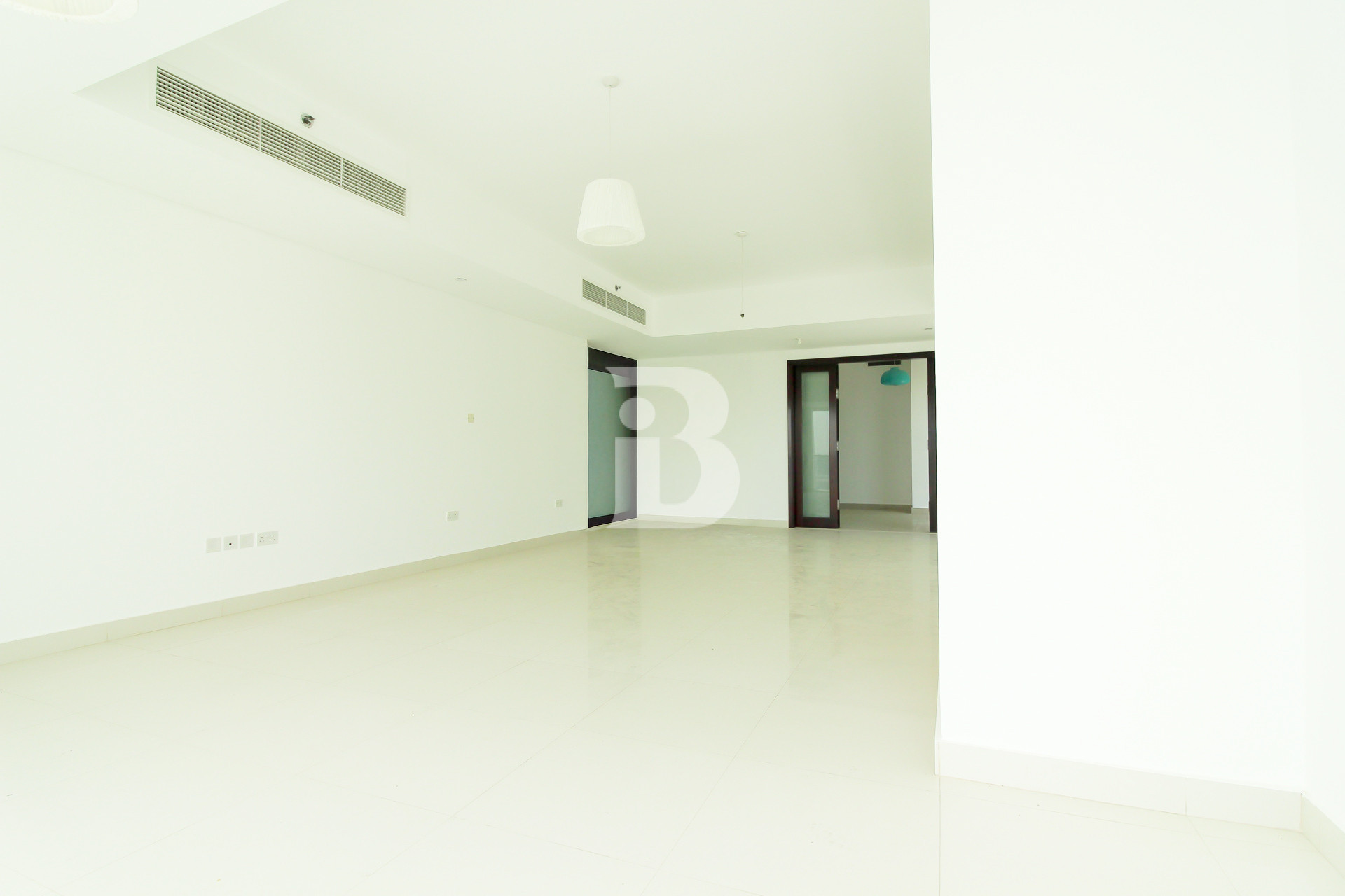 Vacant | Luxury maids+study | Spacious Layout