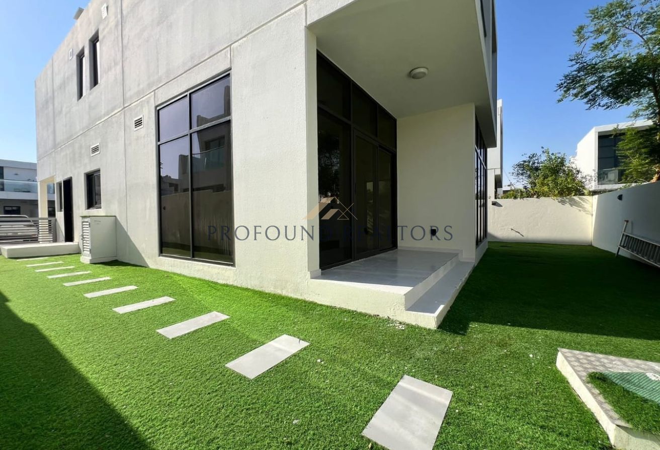Corner Unit | Spacious | Beautifully Landscaped