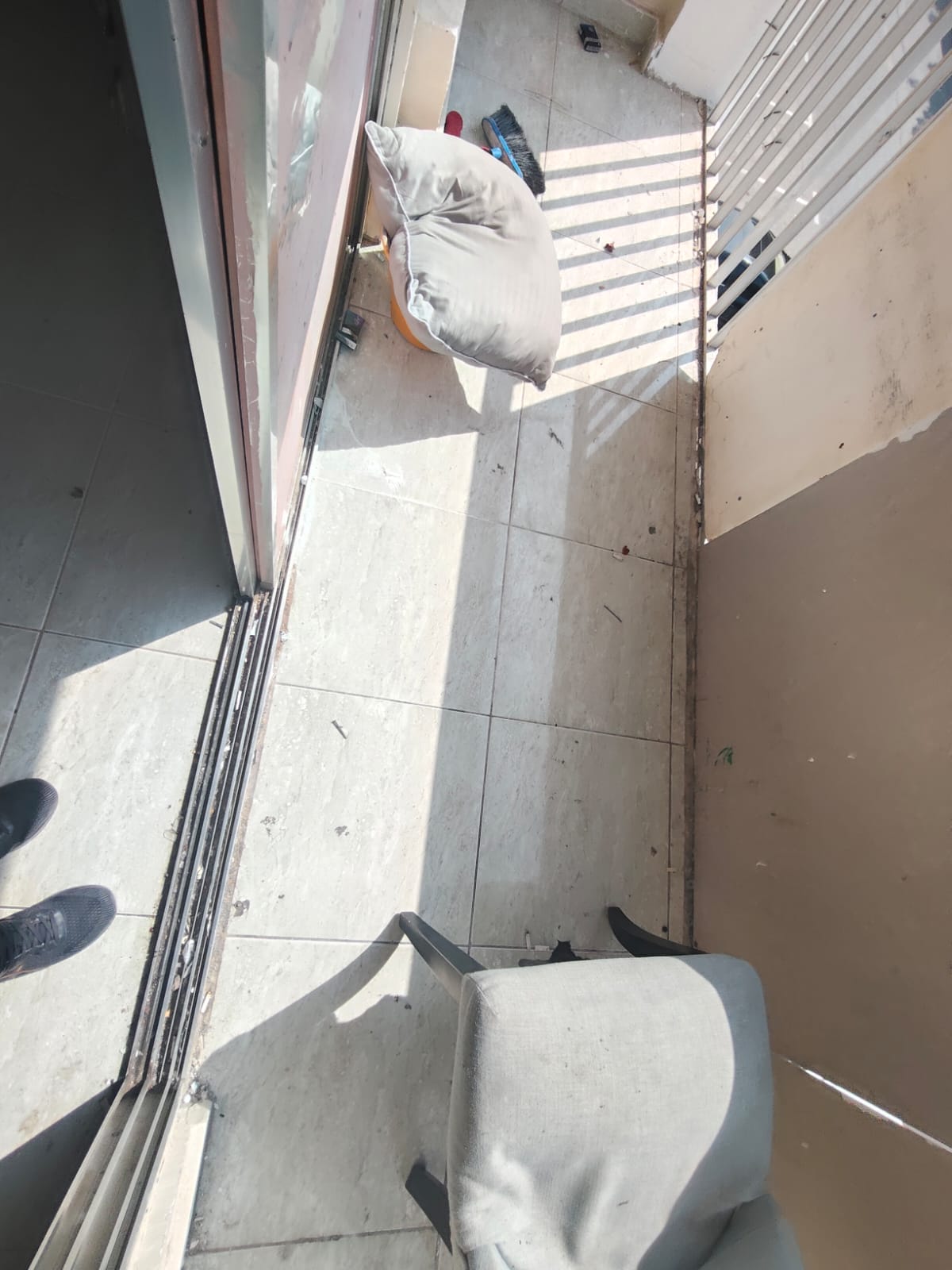 Annual Rent in Sharjah – Abu Shagara Spacious 2 Bedrooms + Living Room with Balcony Free maintenance (paid by the owner) Prime location close to a