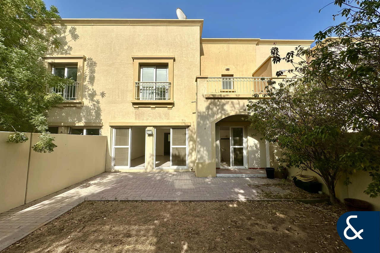 Back-to-back | Spacious | Close to Park