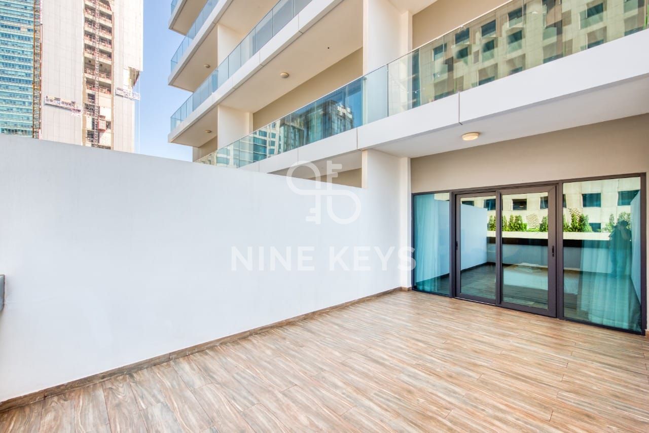 Luxury Living | Extra-Large Studio | Massive Balcony | Prime Business Bay