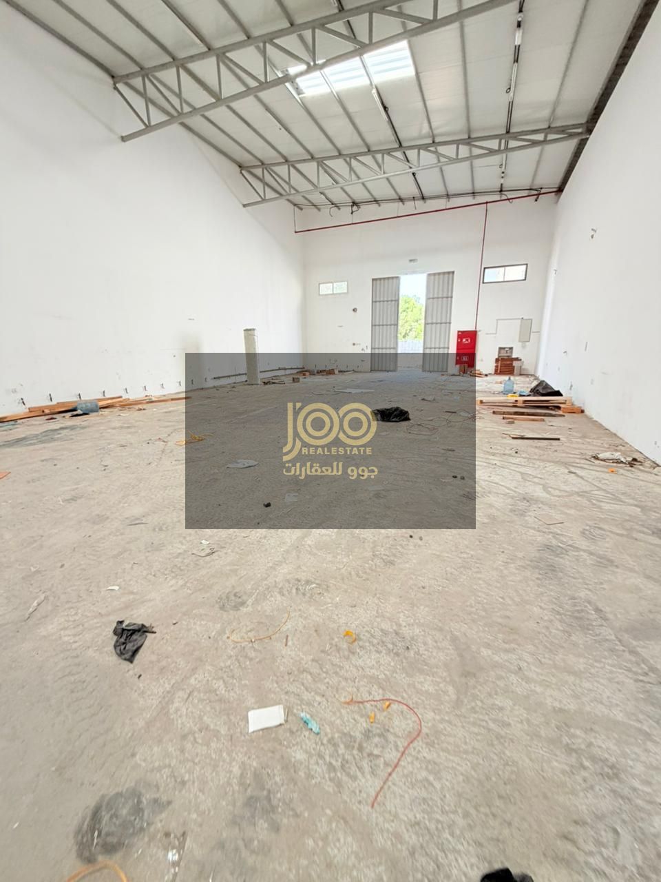 Power capacity: 25 kW Suitable for storage and light industrial activities Highlights: Prime and accessible location