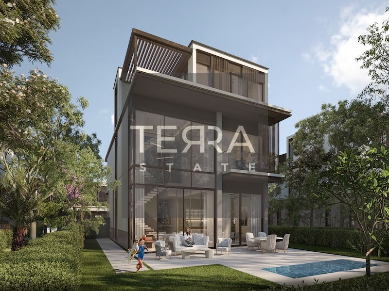 Villa 5BR + Maid + Driver // Facing Lagoon // Large Layout