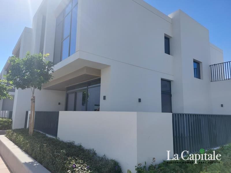 Prime Location | Corner Unit | Ready to Move
