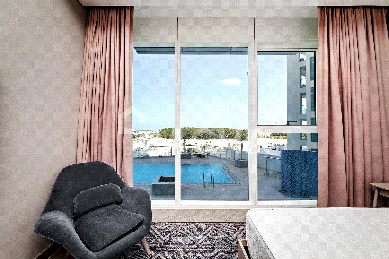 Full Sea View | 4 Cheques | Modern