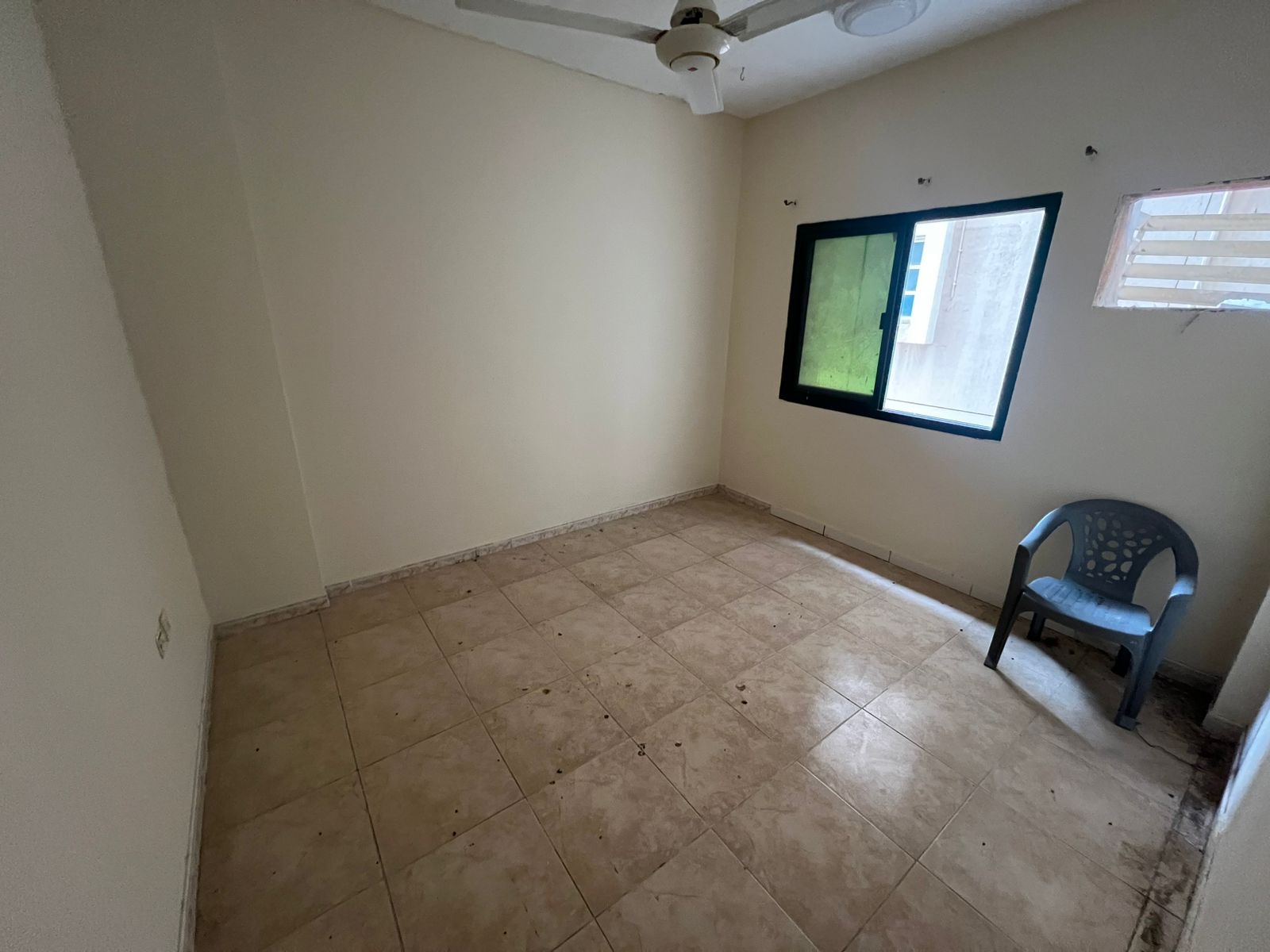 One bedroom and living room in Al Rashidiya 1 – Ajman, next to the fish market