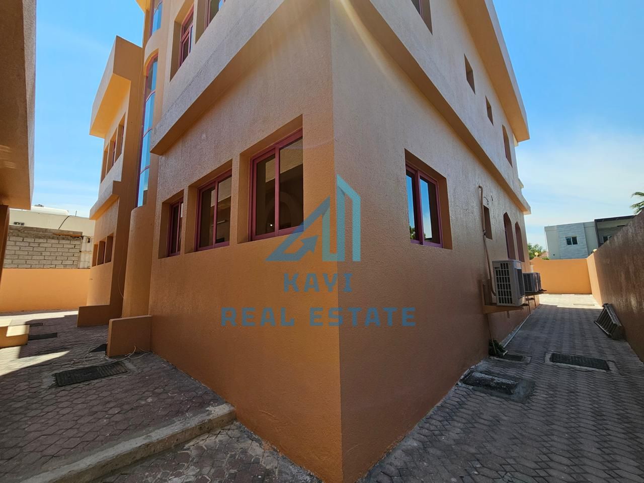 Massive 5BHK Villa with Driver & Servant Rooms