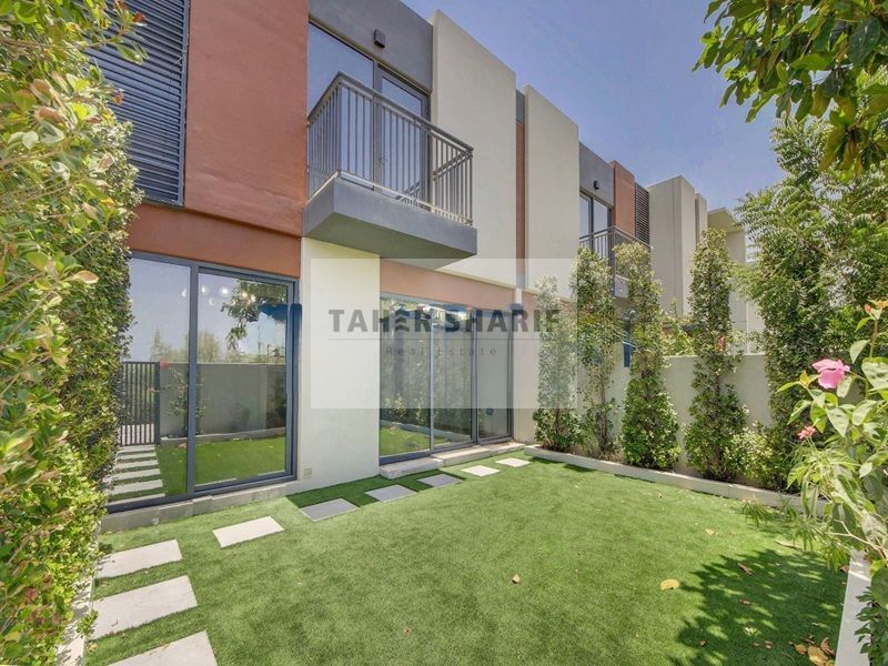 SPACIOUS 3BR + MAIDS | UPGRADED | READY TO MOVE | GATED COMMUNITY LIVING