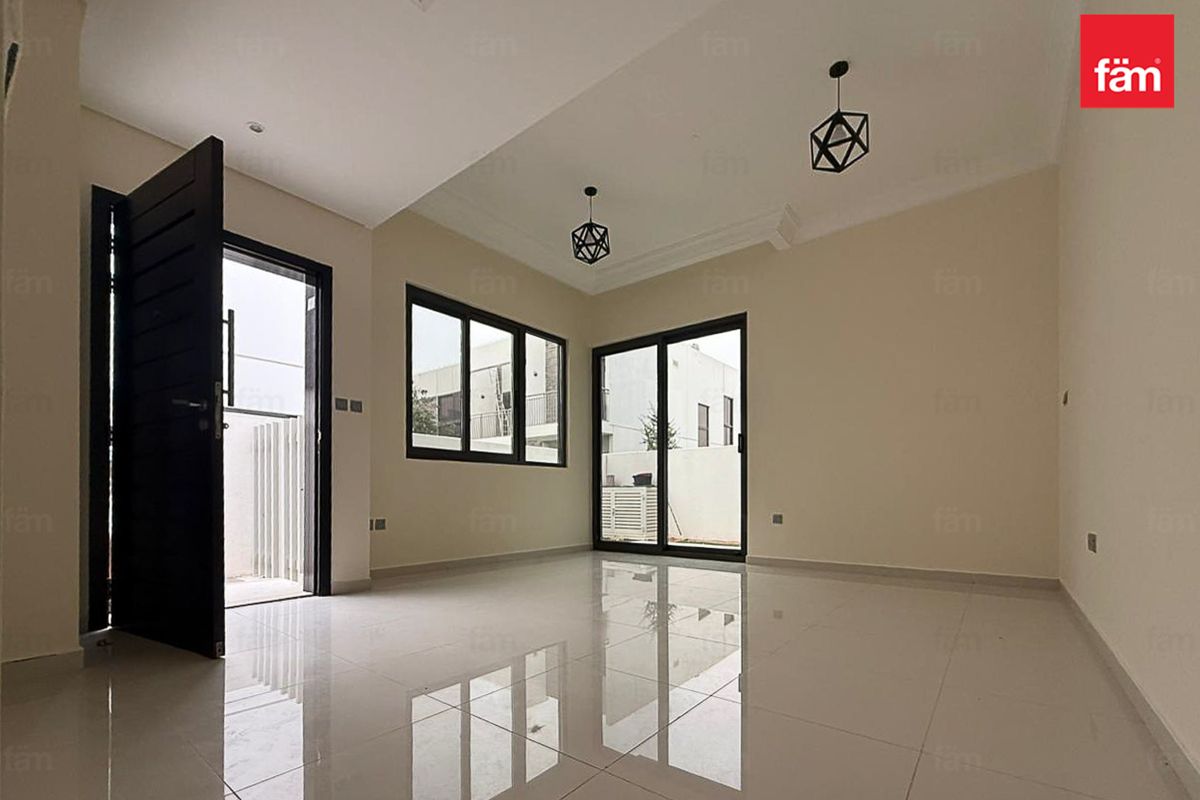 Corner Unit | Vacant | Best Price