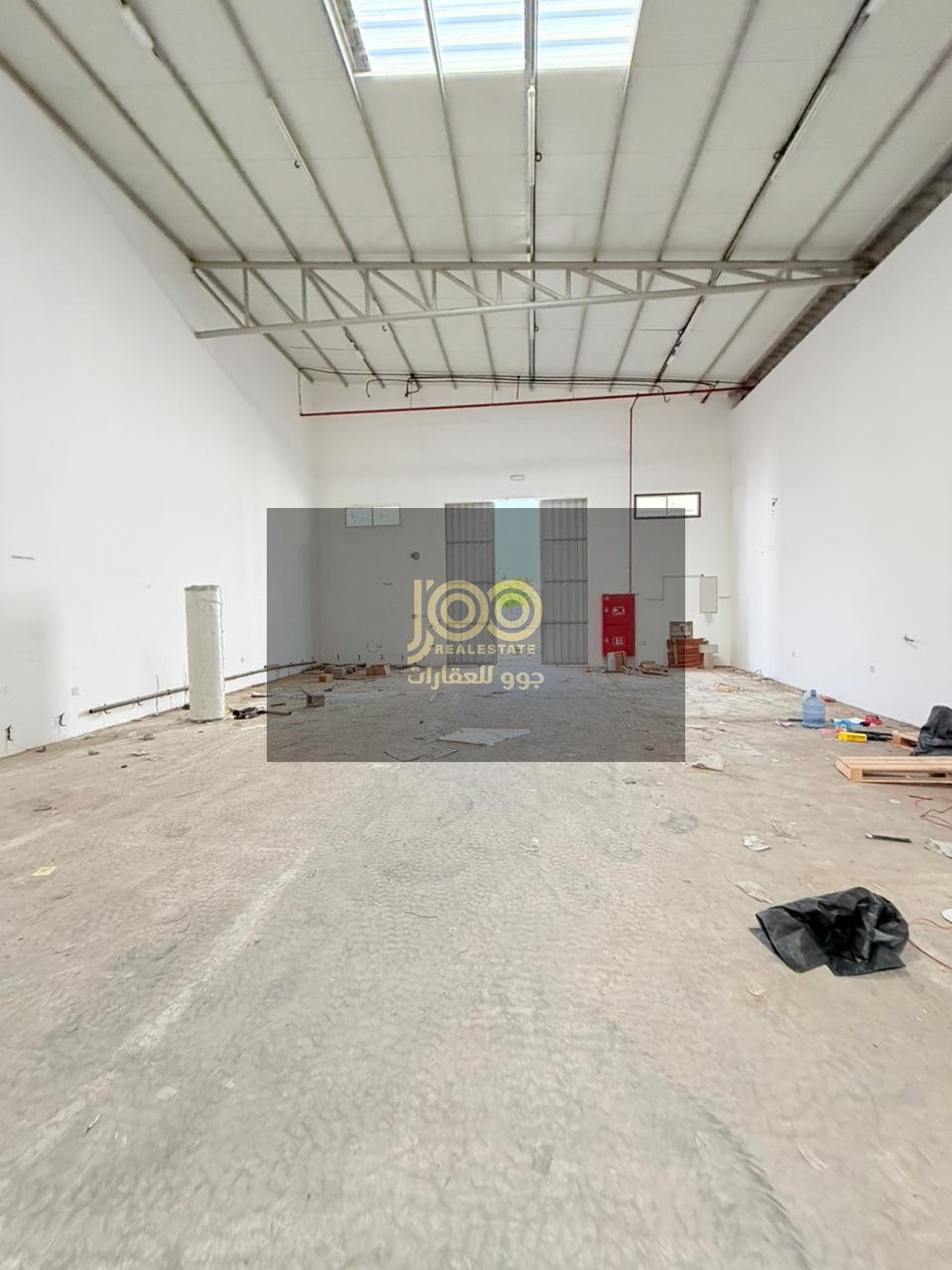 For rent, a distinctive warehouse in Umm Al Quwain, distinguished by its strategic location, designed to meet the needs of companies and factories.
