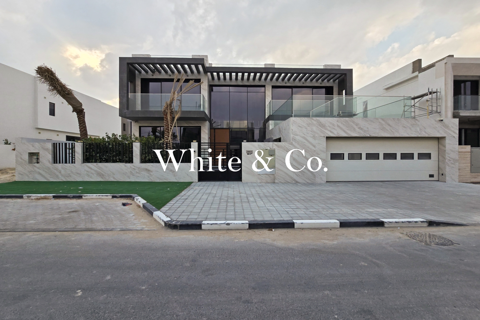 CUSTOM VILLA | PRIVATE POOL | LUXURY