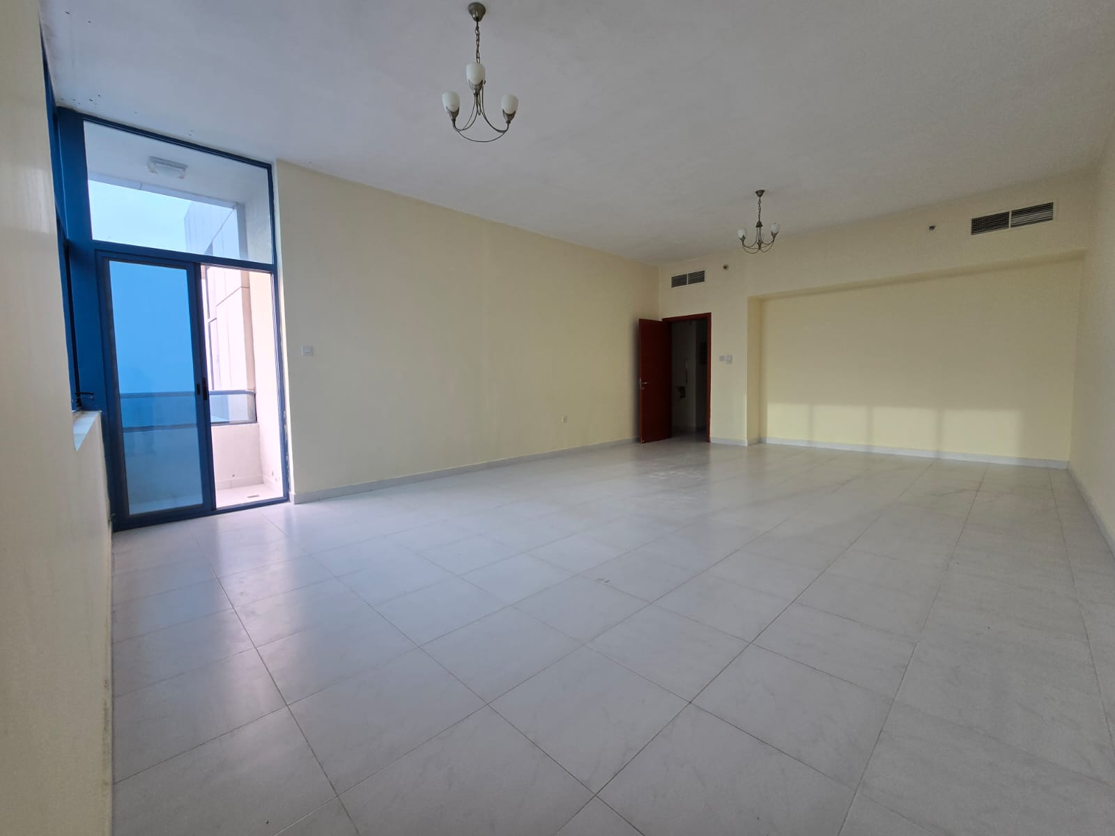 Falcon Towers Al Rashidiya 2 One of the most luxurious apartments available: 3 bedrooms, spacious living room with balcony, kitchen with maid's room,