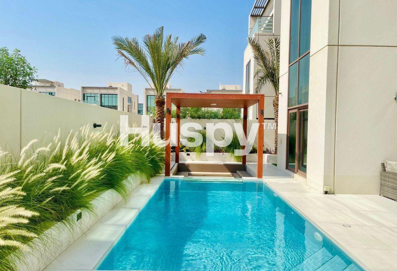 Private Pool and Lift | Upgraded | Corner Plot