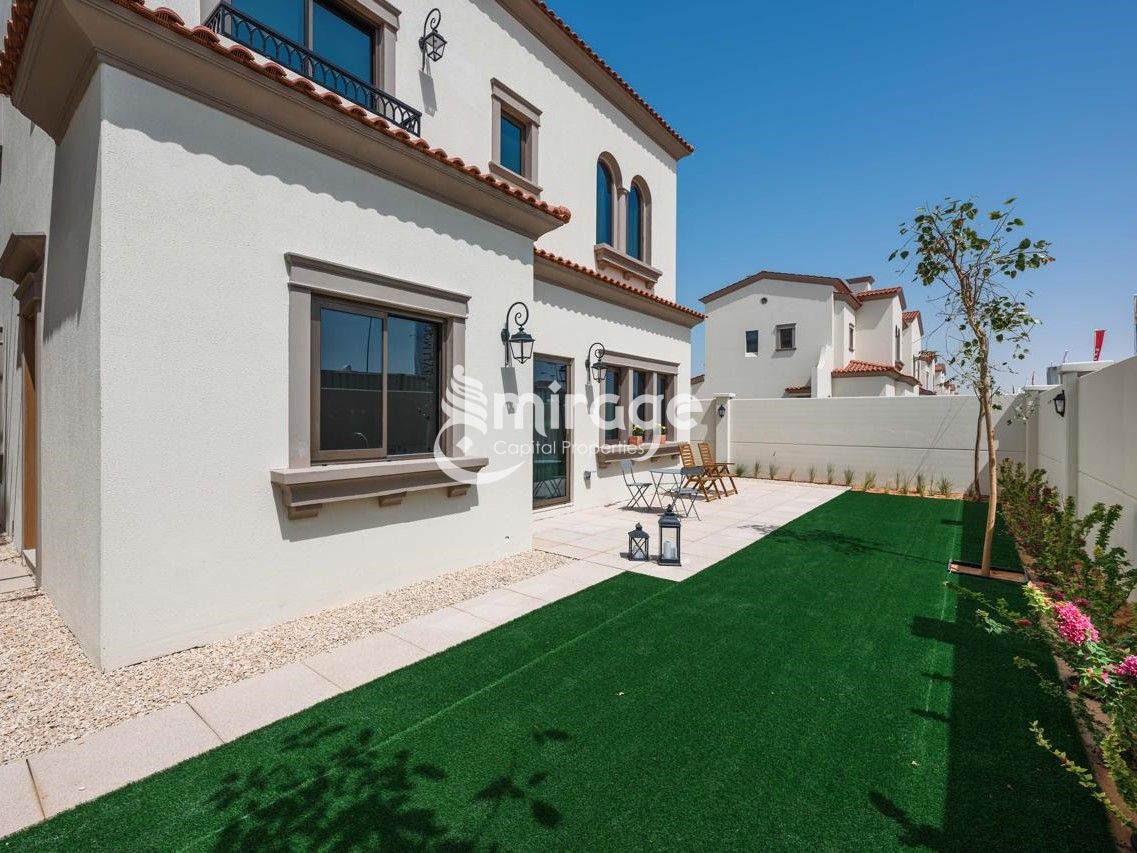 Stunning 4BR+M Almeira | Perfect Location