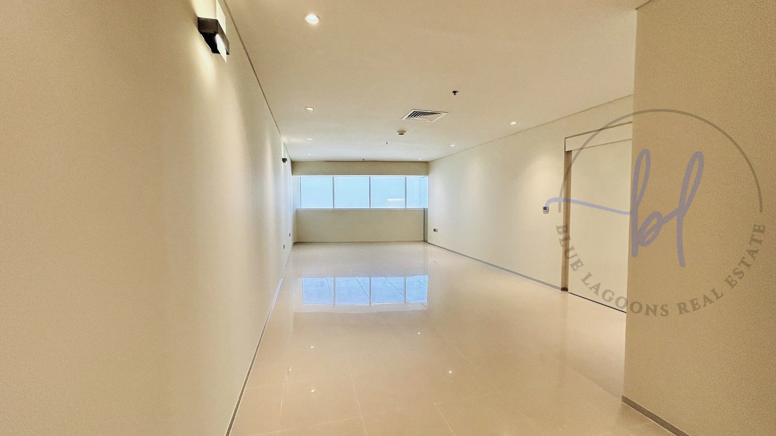 Higher Floor | Chiller Free |Sea View | Vacant