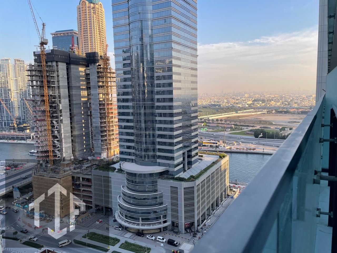 Canal Views | Nearby Metro | 1BR Ready to Move In