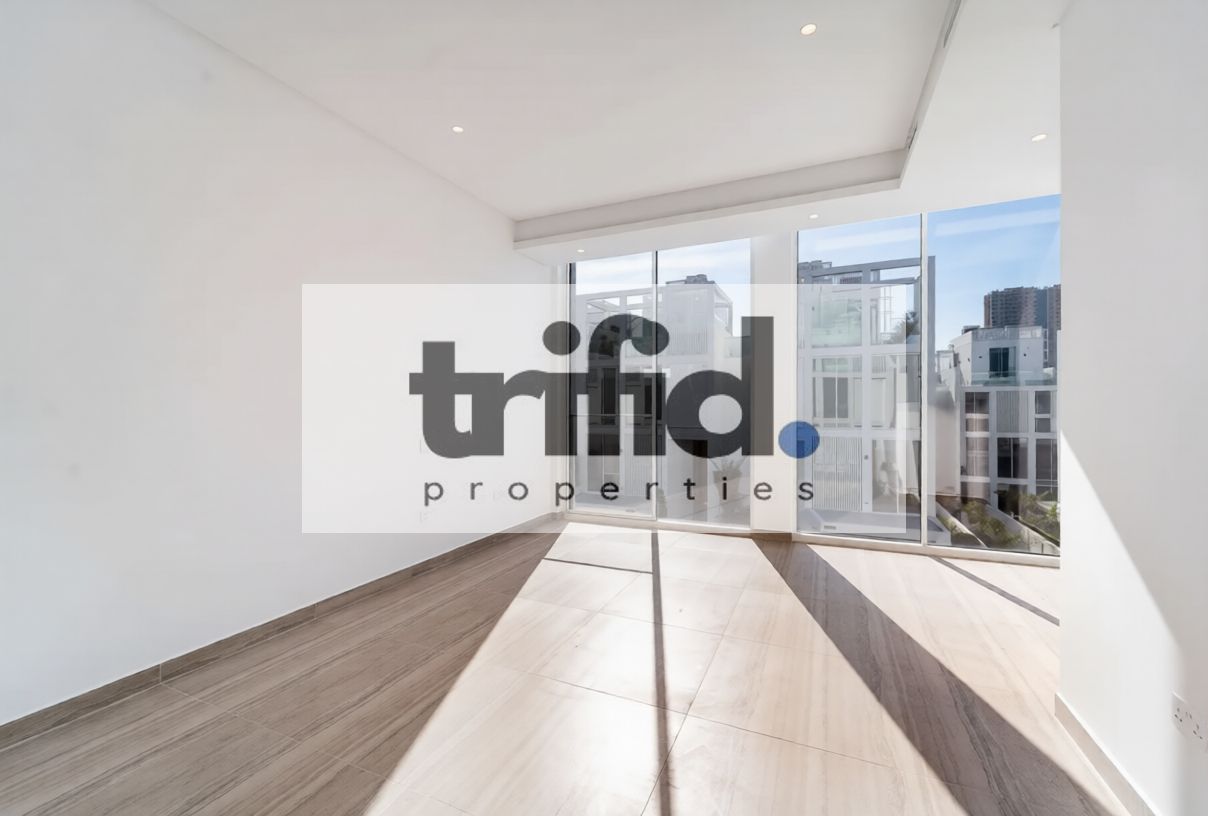 LUXURY VILLA | READY TO MOVE | BACK TO BACK