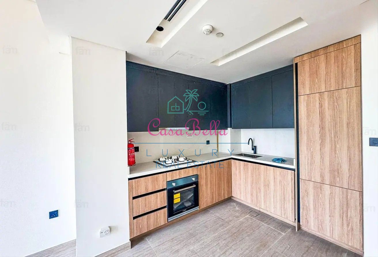 Brand Luxury | White Goods | Near Metro and Tram