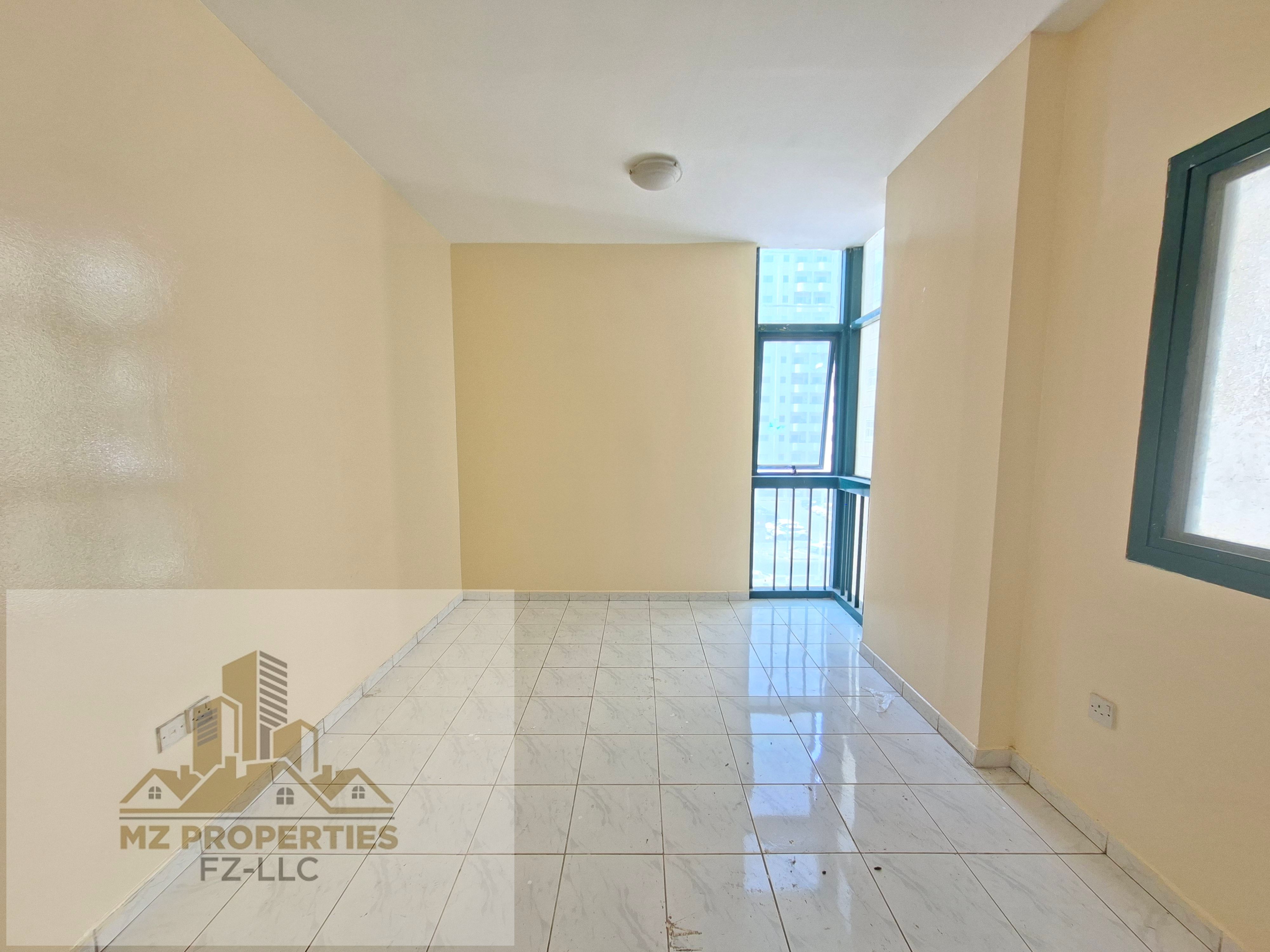 NO CASH DEPOSIT ! 2 BEDROOMS CLOSE HALL ! IDEAL LOCATION ! REASONABLE PRICE ! IN 31999