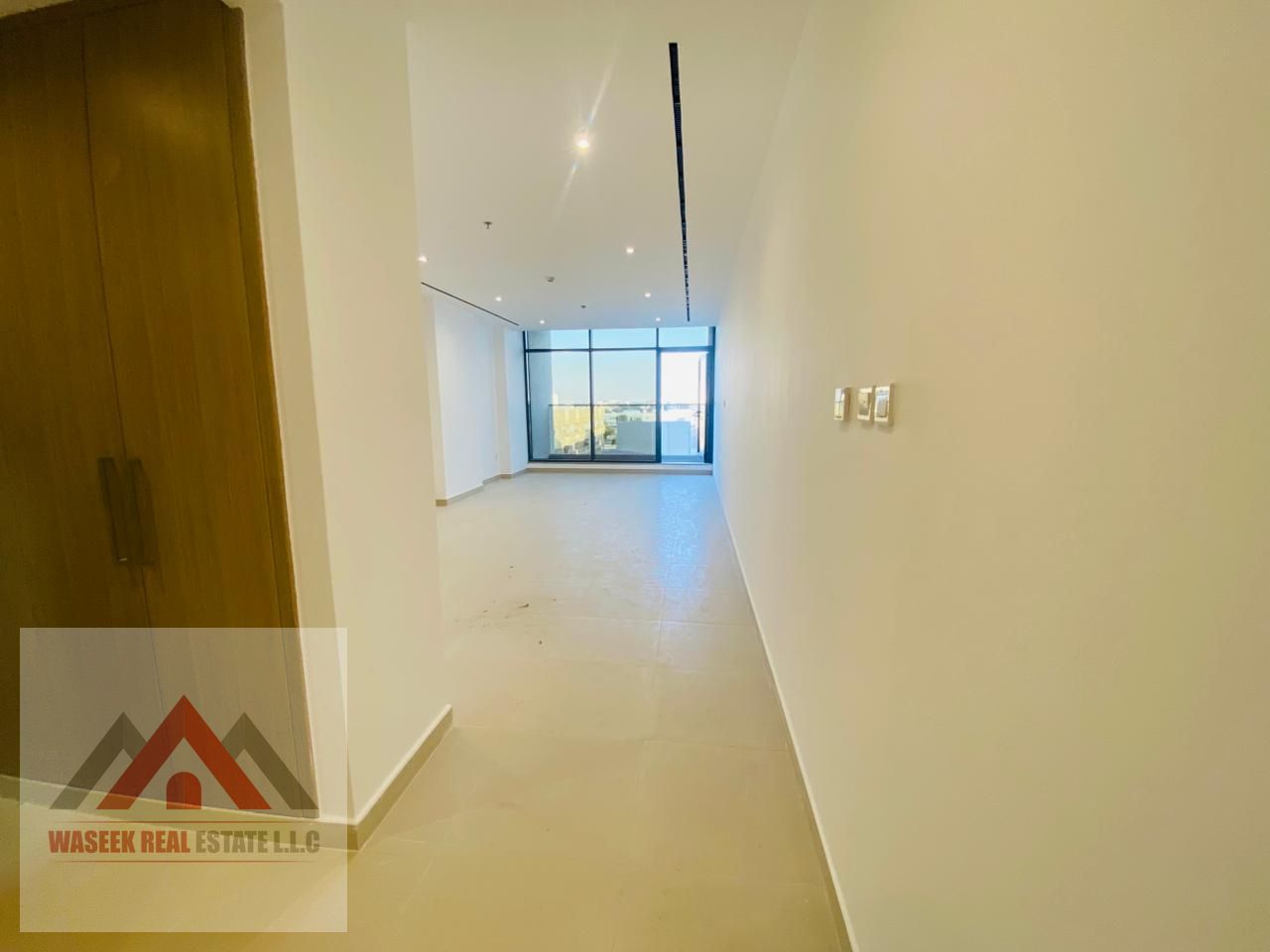 Modern 3-Bedroom Apartment | Maid’s Room | Balcony | Family-Friendly