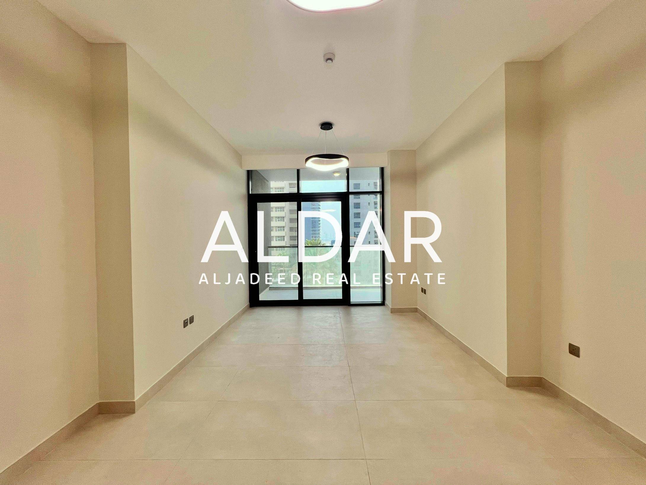 Huge Layout |Free Wifi |Near Exit |Open Kitchen