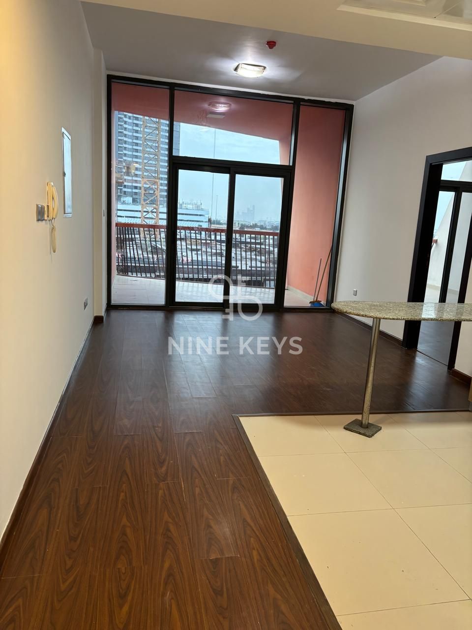 Spacious Renovated 1BR | 860 Sqft | Binghatti Views