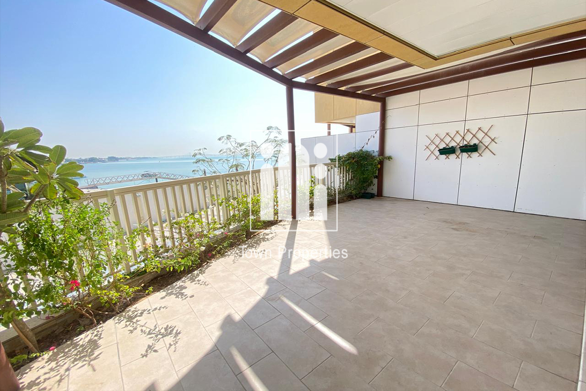 Direct Sea View | 4MBR + Maid Villa | Modern Finishing |