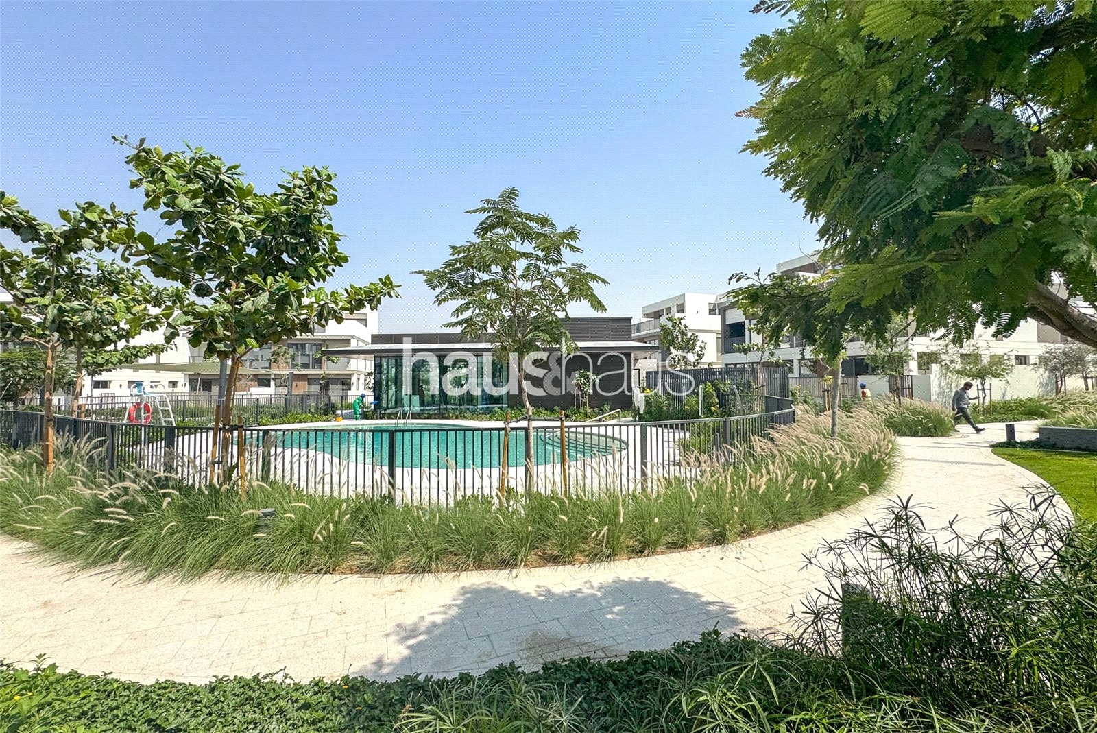 Single Row | Large Plot | Twin Villa | Live Suite