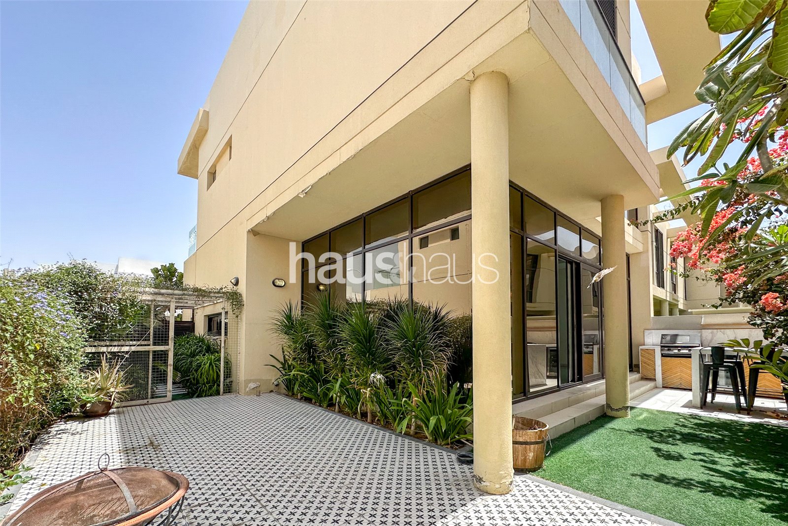 Upgraded garden | THM | Close to Park | Vacant