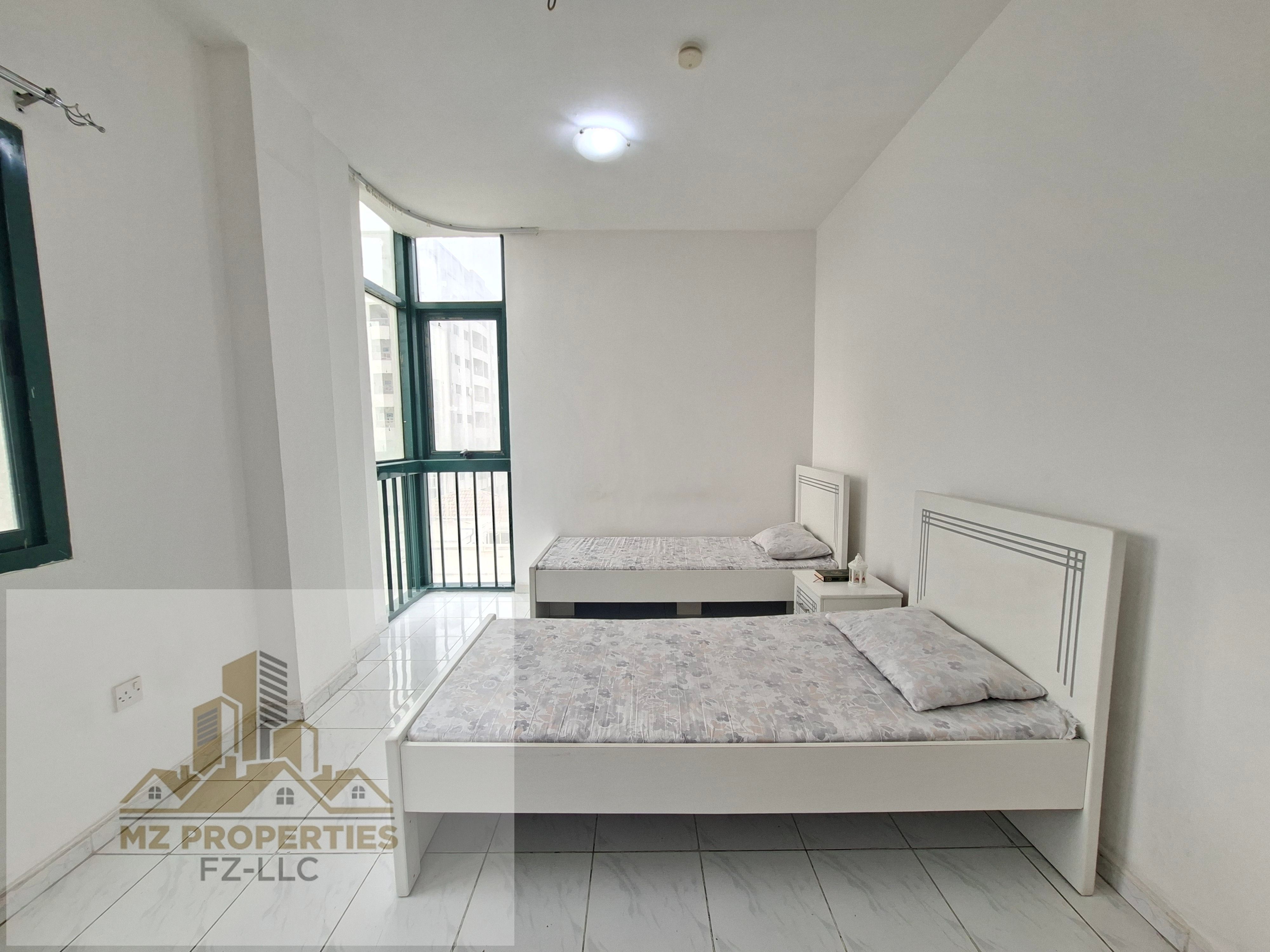 NO CASH DEPOSIT ! FANTASTIC LOCATION 2 BEDROOMS CLOSE HALL ! FAMILY BUILDING ! REASONABLE PRICES ! IN 31999