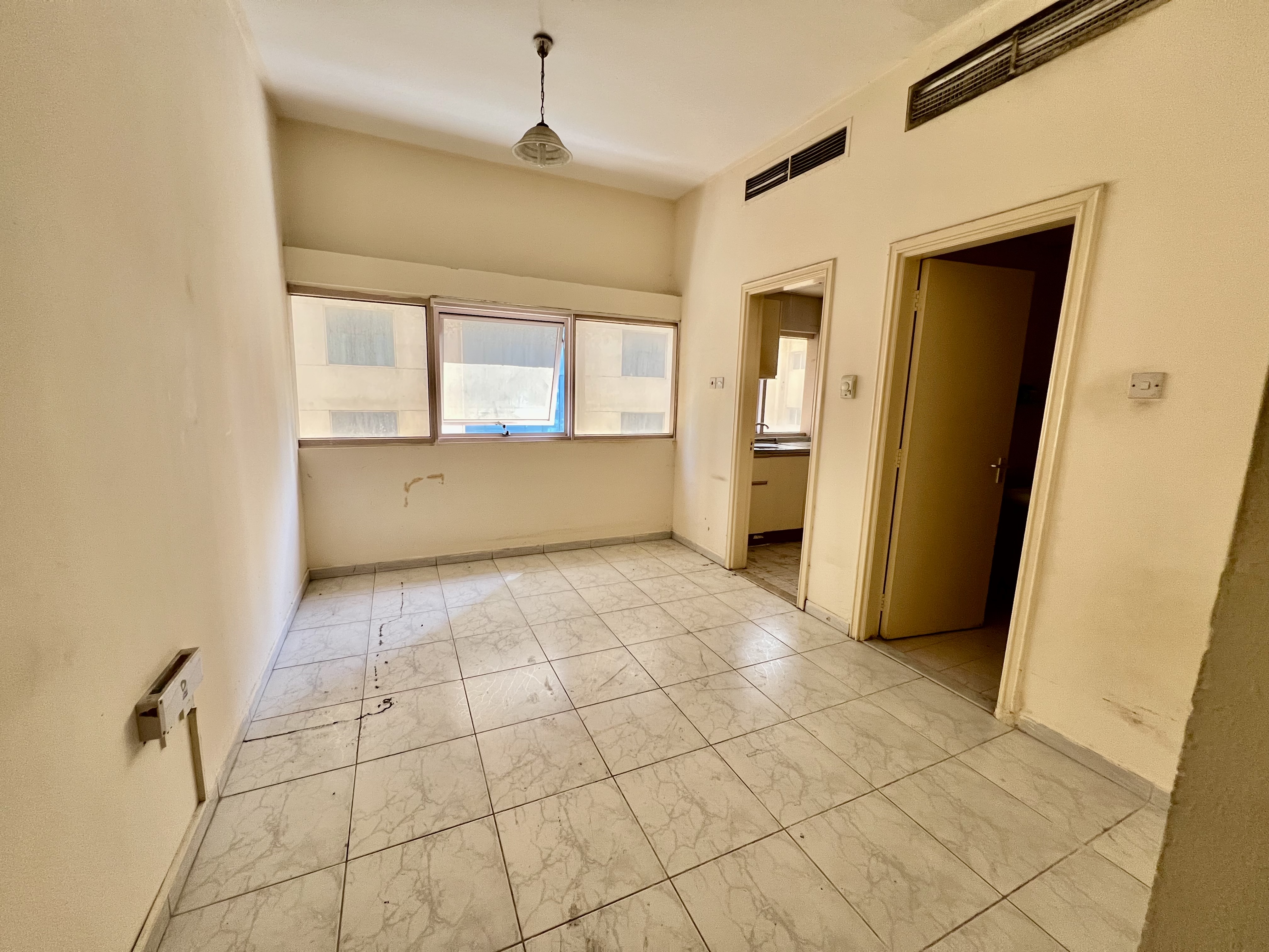LAST UNIT ~ STUDIO WITH ~CLOSED KITCHEN ~CENTRAL AC IN JUST 20K**