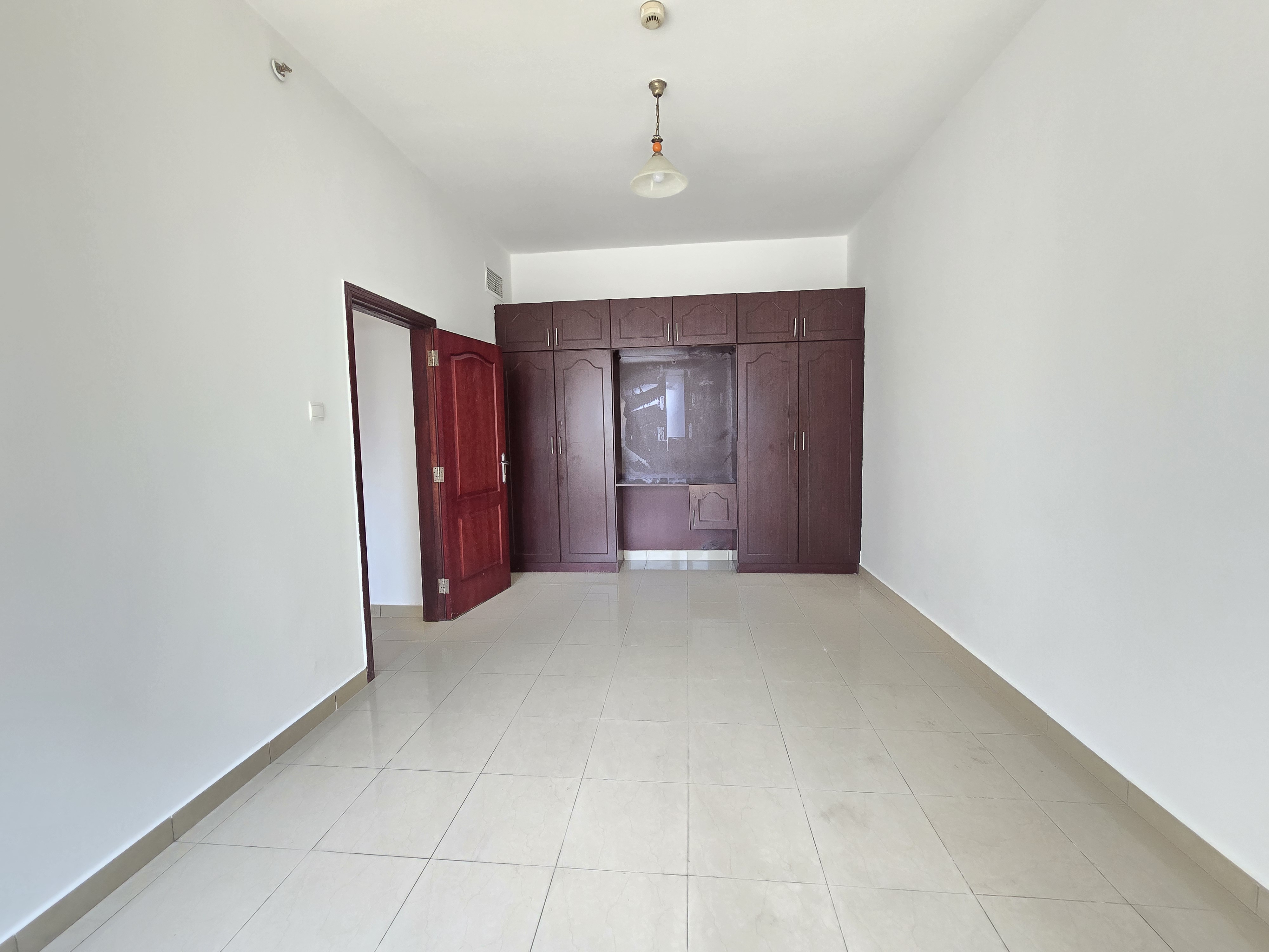 SPECIOUS 1BHK AVAILABLE FOR RENT NEAR METRO