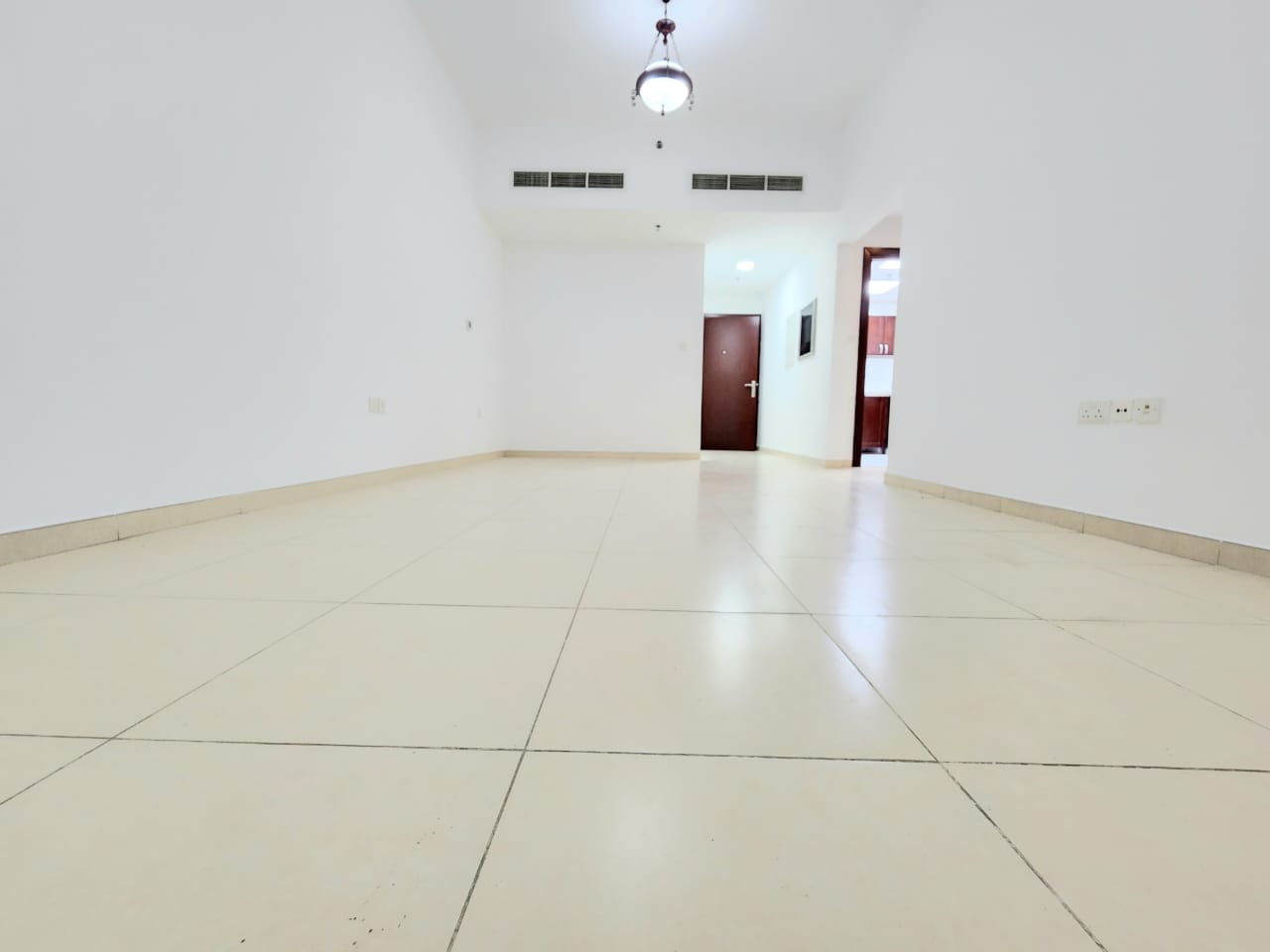 OPPOSITE TO NMC HOSPITAL LUXURIOUS 1BHK AVAILABLE WITH ALL AMENITIES FOR FAMILYS