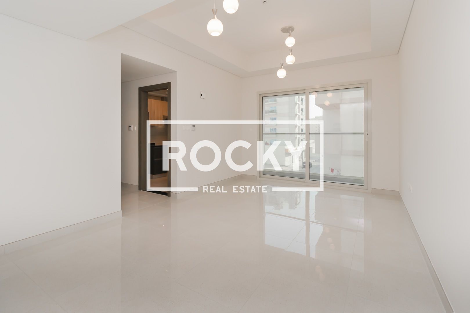 2 B/R with Balcony | Prime Location