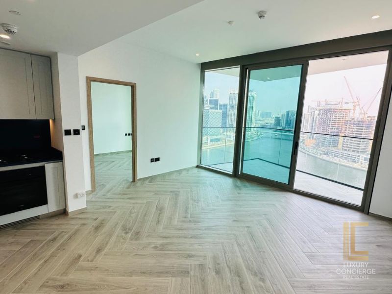 CANAL VIEWS | HIGH END LIVING | PRIME AREA