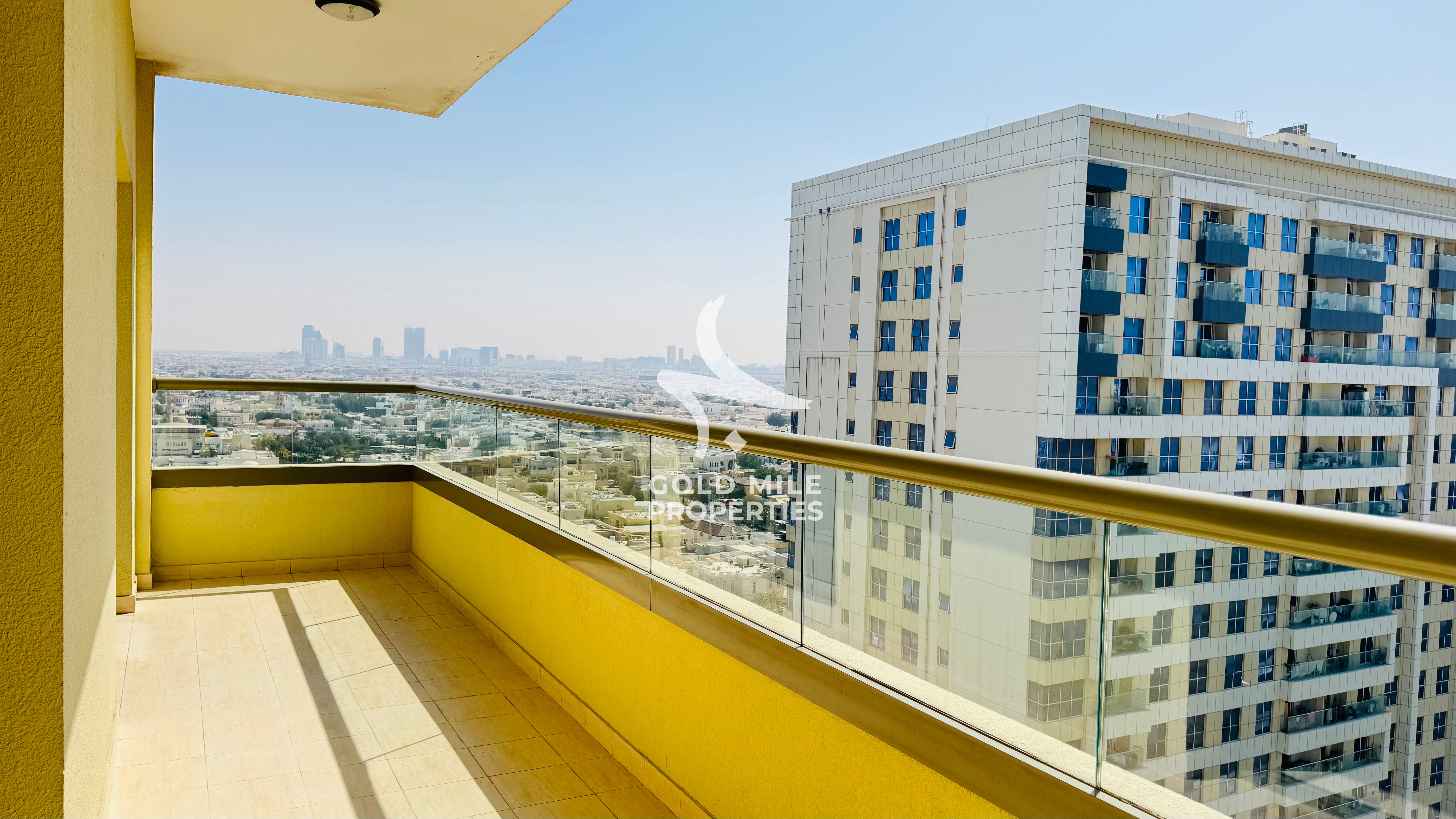 Chiller Free 3 bedroom apartment Near MOE