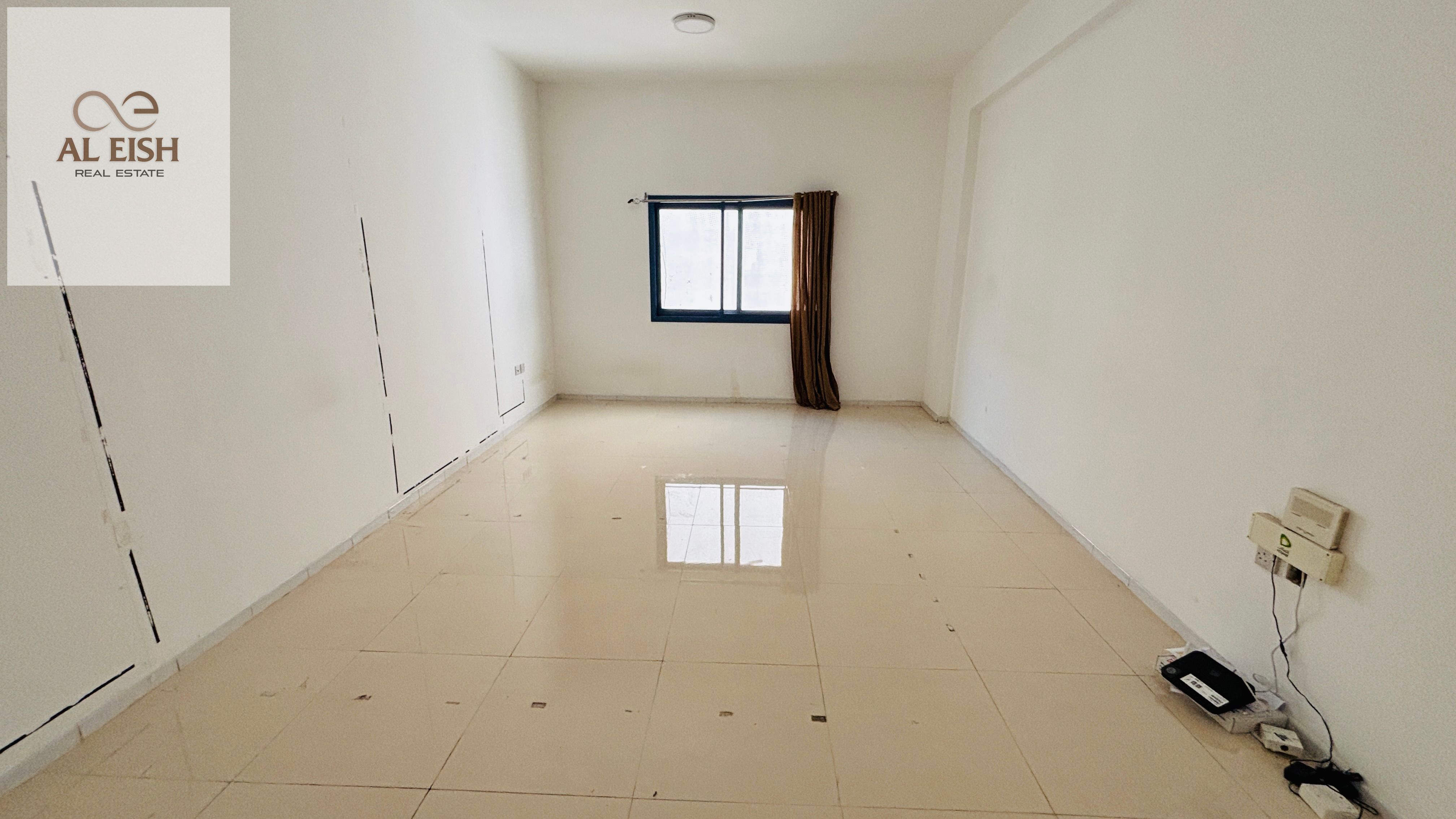 Spacious 1 BHK Apartment | Chiller Free | parking | Burjuman |