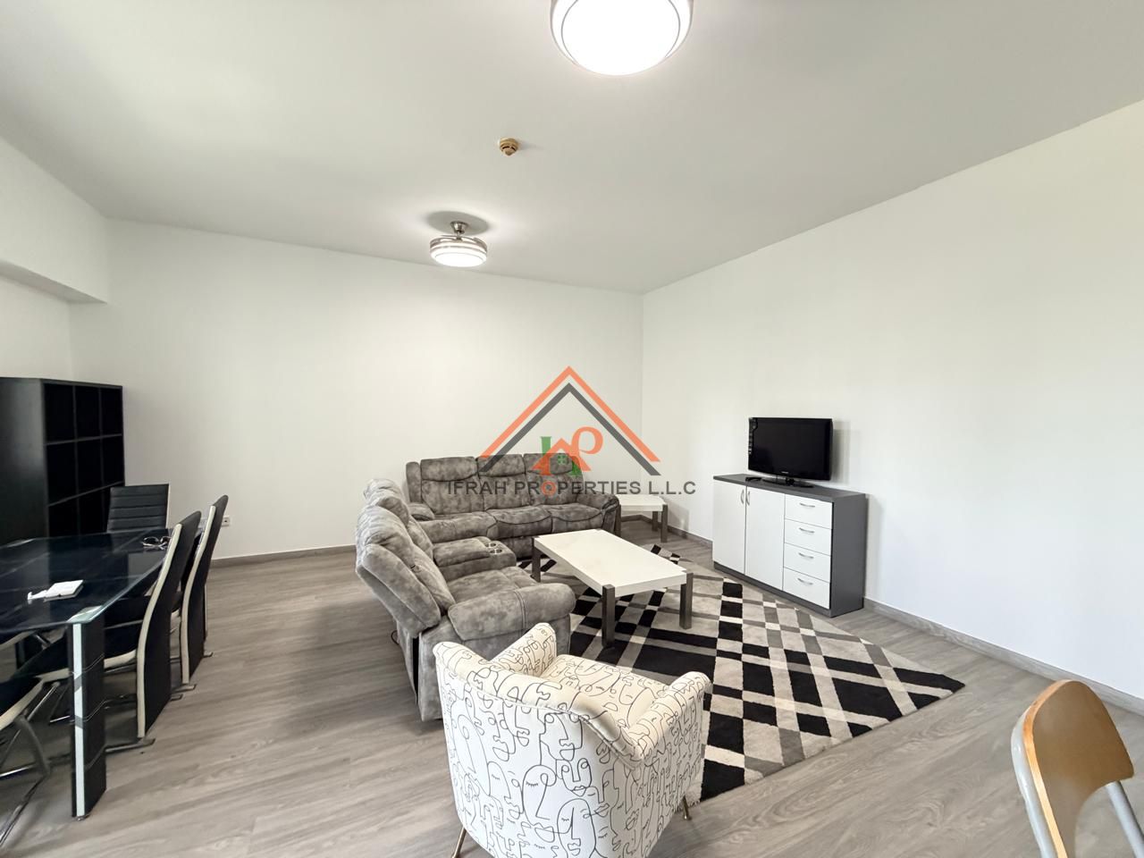 Furnished I Vacant I Near Metro Station
