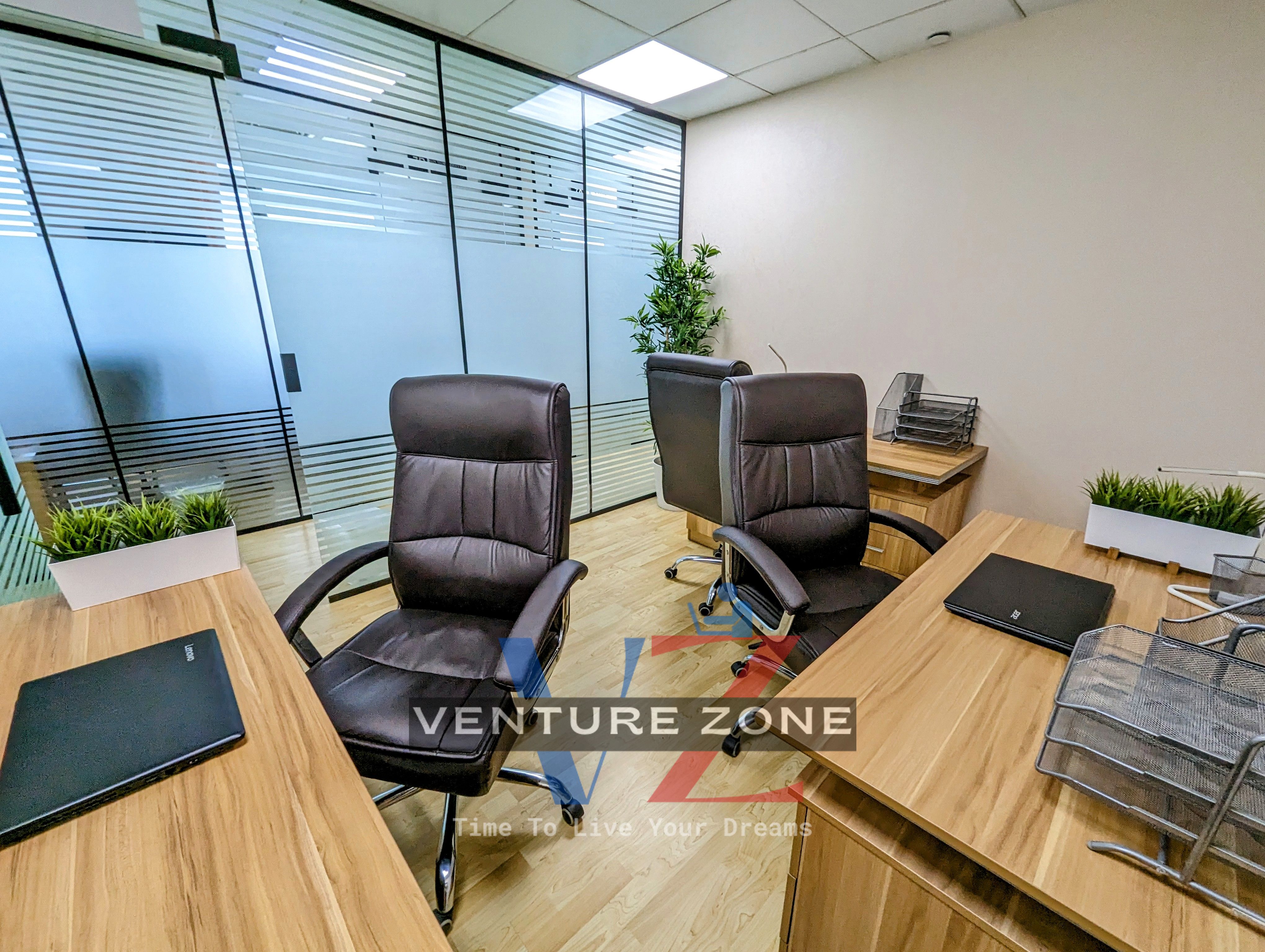 Spacious Flexible Desk-Space with 1 Year Ejari- Fahidi Heights| Few steps from Sharaf DG Metro
