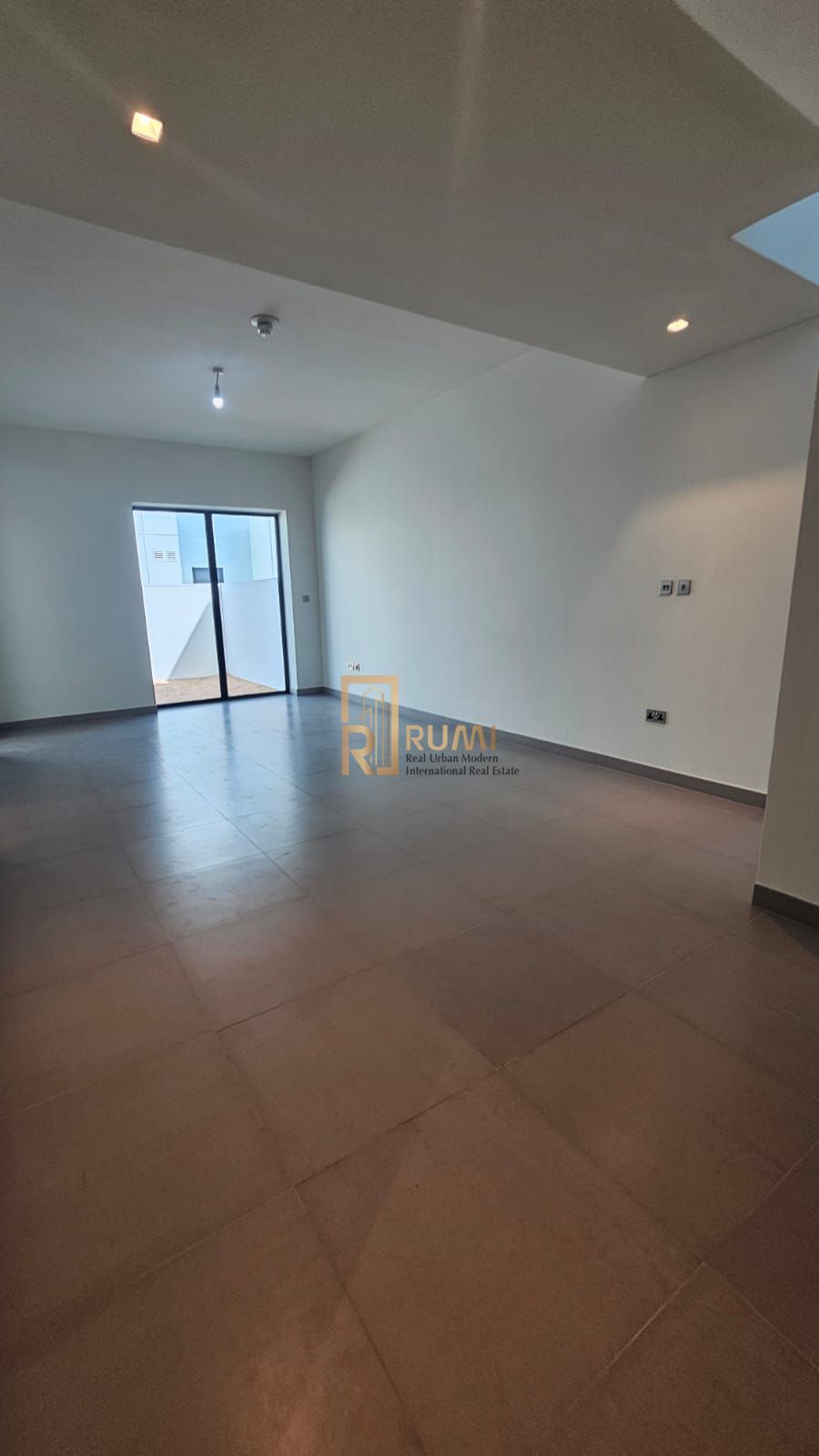 Single Row | Spacious Townhouse | Upcoming 28 FEB