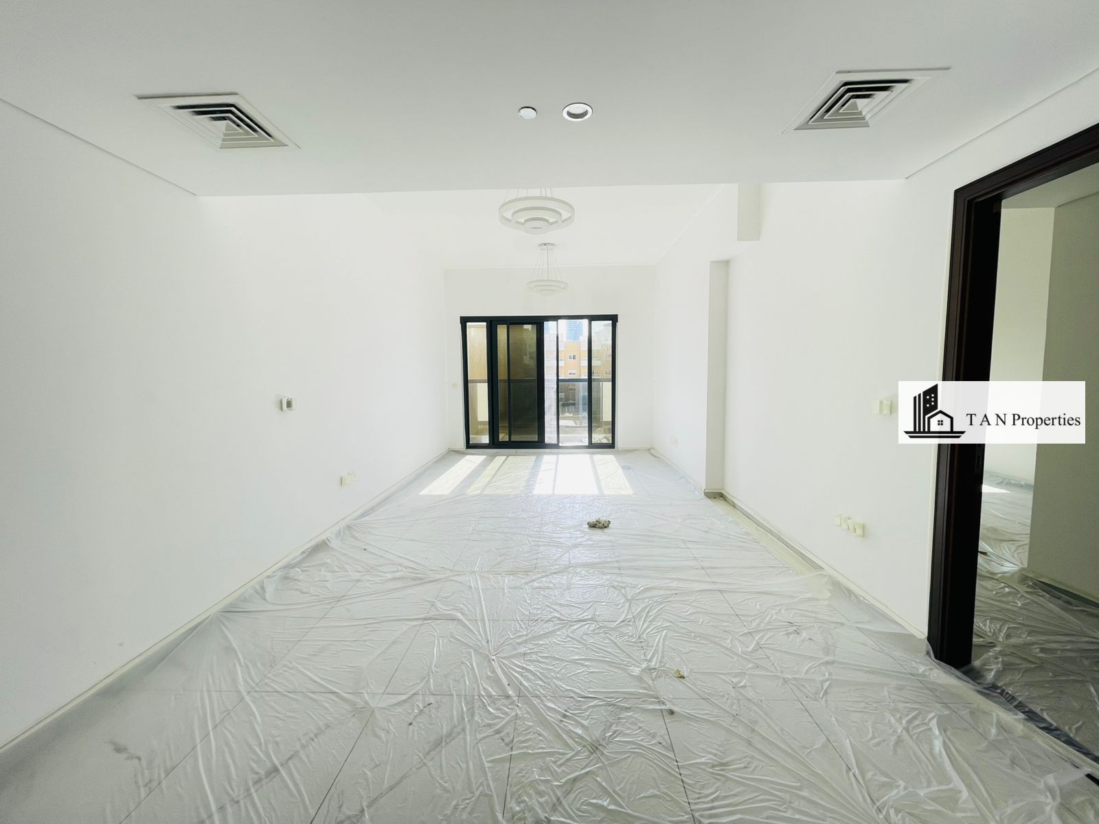 Spacious Layout | Modern Living | Close Kitchen