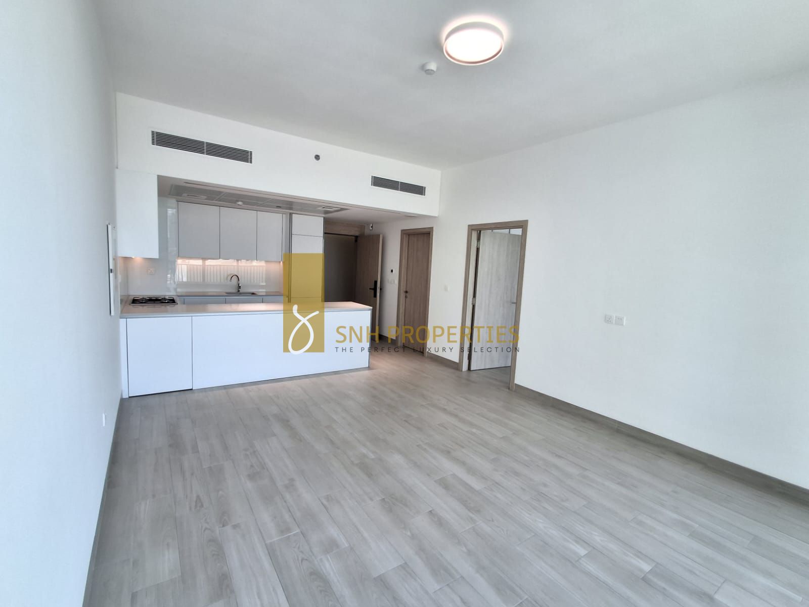 READY TO MOVE IN | BRAND NEW | CLOSED KITCHEN