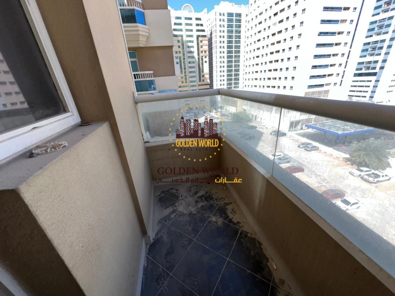 Spacious 2 Bedroom Hall Apartment with Balcony and Open Side View, Clean Finishing in a Prime Location Close to Services and Transport, Comfortable Fa