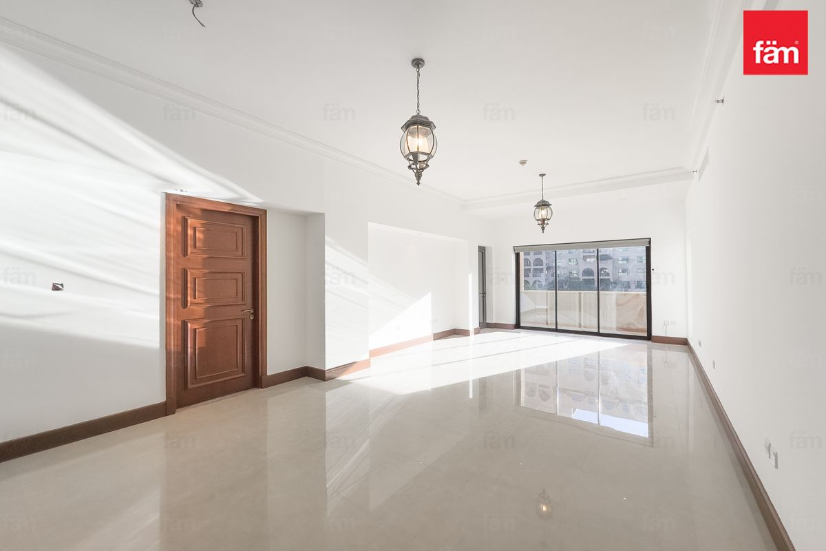 Community View | Walk in Closet | Maid's Room